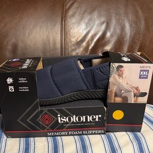 Isotoner Men's Navy Memory Foam Slippers NEW in BOX